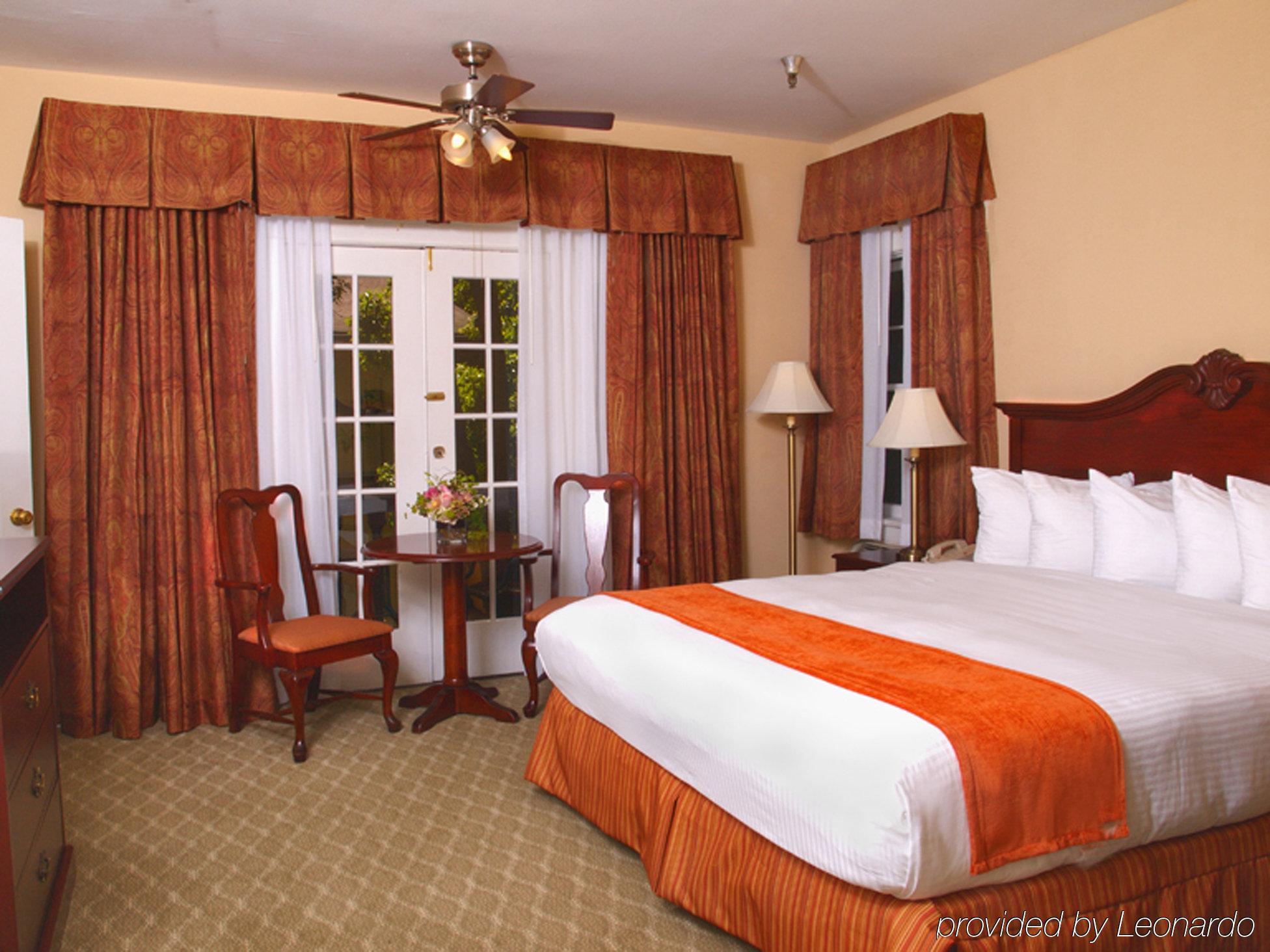 Historic Santa Maria Inn Room photo