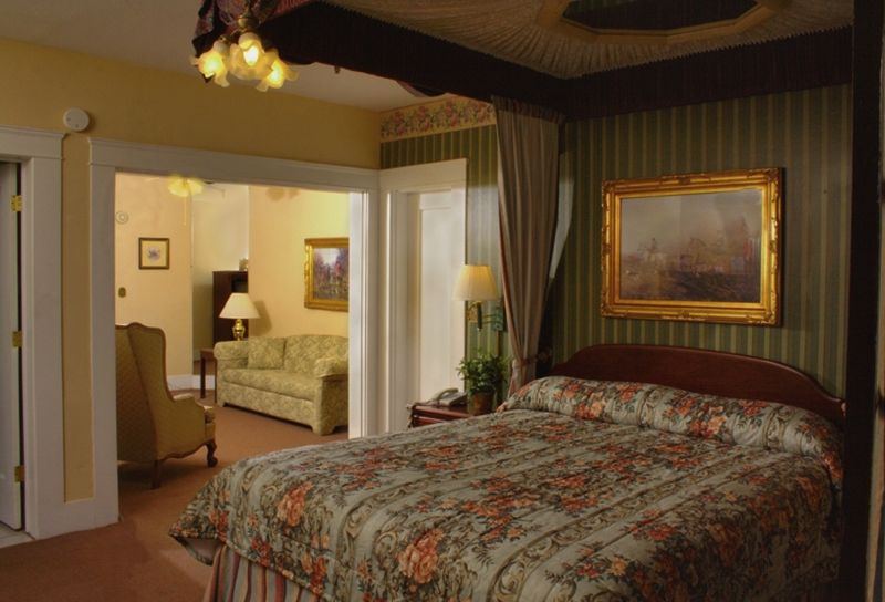 Historic Santa Maria Inn Room photo