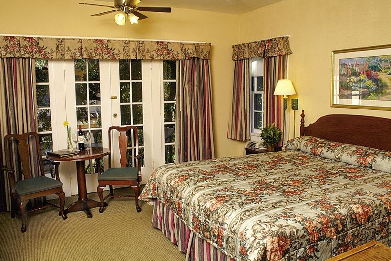 Historic Santa Maria Inn Room photo