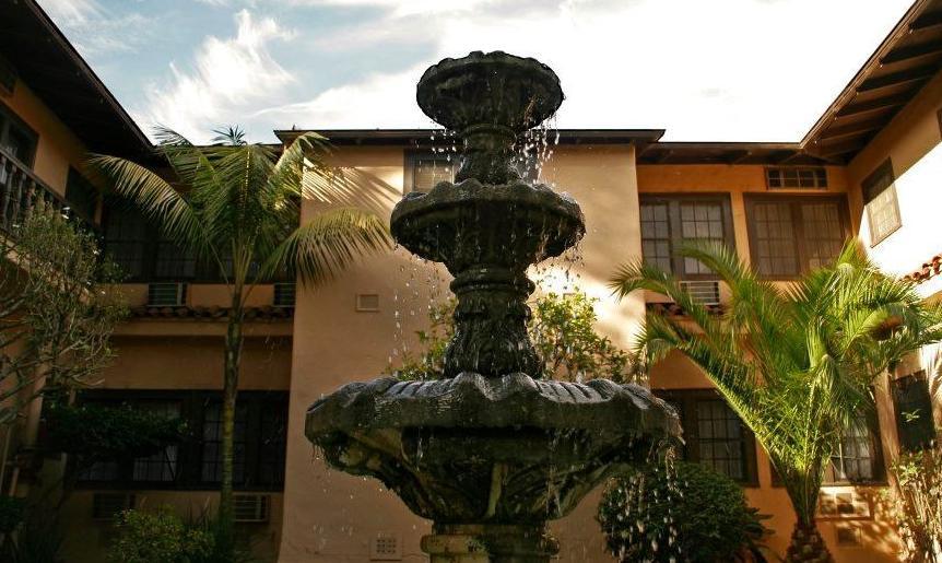 Historic Santa Maria Inn Exterior photo